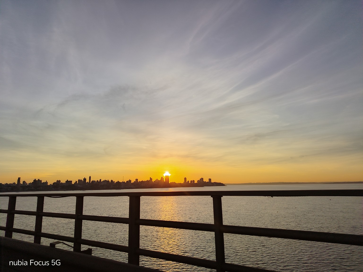 Atardecer visto desde la Costanera de Posadas